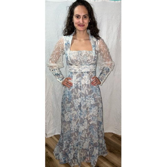 Size 11 - Picture 2 of 7